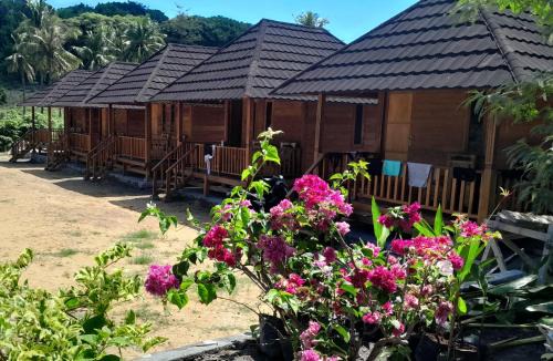 Jerowaru House | Surfers paradise cottages