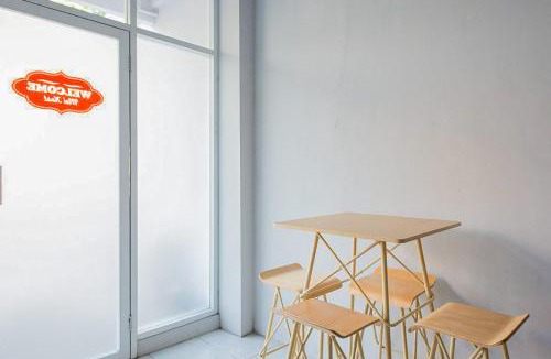 Gubeng House | RedDoorz Plus Syariah @ Raya Nginden 2