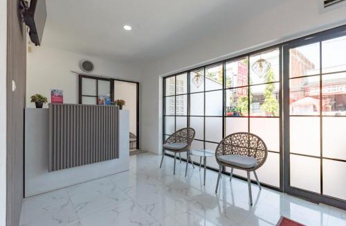 Cianjur Hotel | RedDoorz Syariah At Jl Pangeran Hidayatullah Cianjur