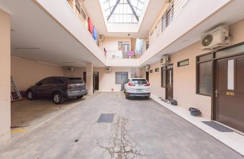 Subang Hotel | RedDoorz Syariah near Exit Toll Subang