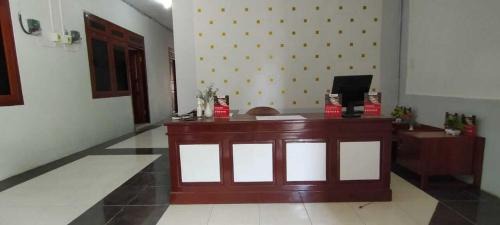 Sumenep Hotel | RedDoorz Plus near Alun Alun Sumenep