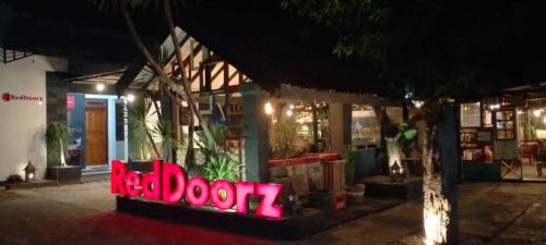 Sumenep Hotel | RedDoorz Plus near Alun Alun Sumenep