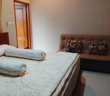 Ngemplak Villa | D 'Jambon Escape