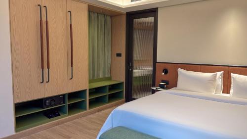 South Tambun Hotel | ARTOTEL Living World Grand Wisata Bekasi