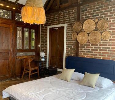 Songgom House | JOGLO ALINA Homestay Syari'ah