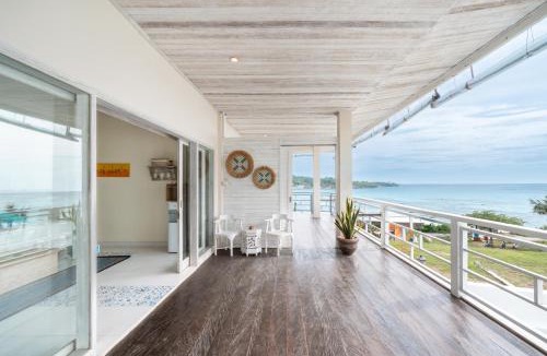 Mushroom Bay Hotel | Nusa View - Oceanfront Rentals