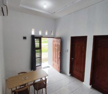 Pangururan Hotel | Hotel Sarijadi Pangururan
