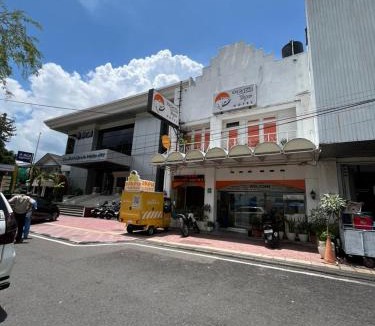 Central Yogyakarta House | The Cabin Tugu Hostel