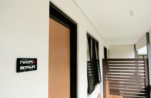 Batu Karas Hotel | Hau Batu Karas