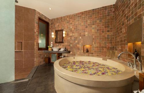 Jimbaran Bay Villa | Villa Ambiente