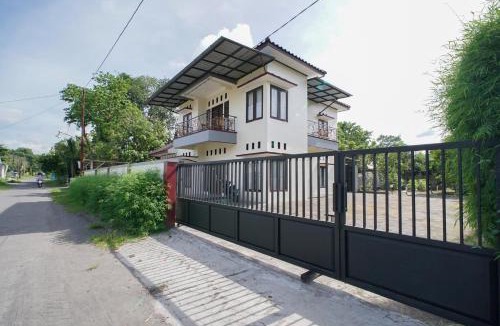 Ngemplak House | Grand Purwomartani Homestay Jogja