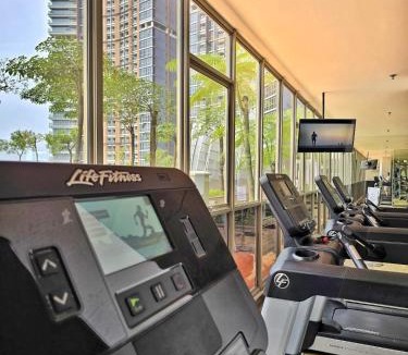Pantai Indah Kapuk Apartment | Azul By SanLiving - 1BR - 6PAX - Near PIK Avenue Mall