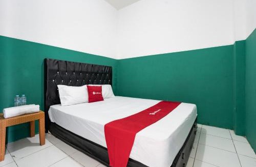 Samarinda Hotel | RedDoorz near Bigmall Samarinda 2