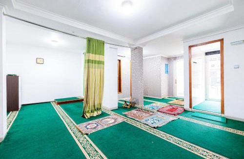 Waru Hotel | RedDoorz Syariah at Delta Sari Aloha Waru
