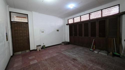 Pontianak Villa | Rumah Mewah Johar