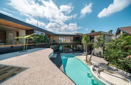 Umalas Villa | Casa Alyce - Masterpiece 5BR Tropical Dream Villa in Umalas