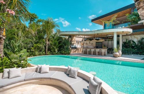 Umalas Villa | Casa Alyce - Masterpiece 5BR Tropical Dream Villa in Umalas
