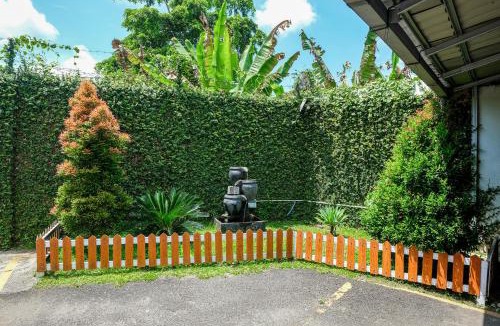 Purwokerto House | RedDoorz near GOR Satria 3