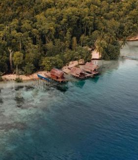 Pulau Fam House | Rosye homestay raja ampat