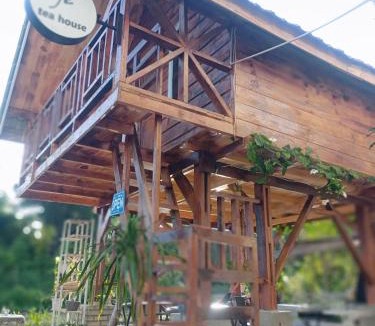 Tuk Tuk House | JE House