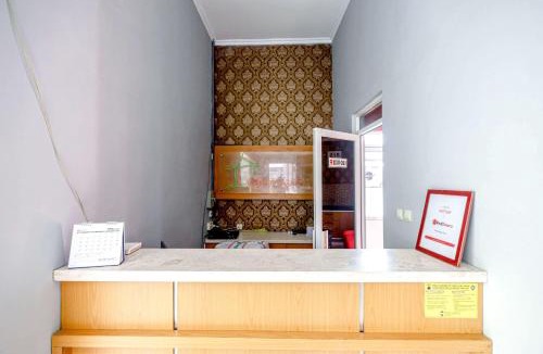 Laweyan House | RedDoorz near Solo Square 3