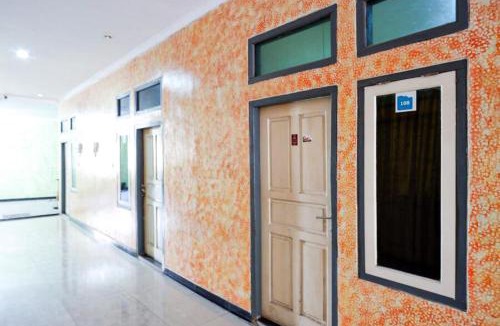 Tegal House | RedDoorz near GOR Wisanggeni