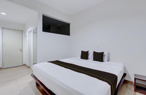 Grogol Hotel | Townhouse Oak near The Park Mall Solo formerly D'Nawasena Guest House