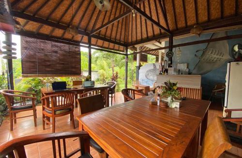 Mushroom Bay Resort | Perdana Homestay Lembongan