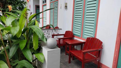Singkawang Hostel | Tanah merah guest house