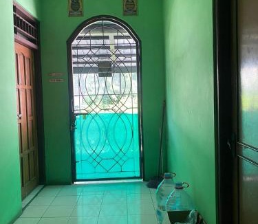 Bekasi Hotel | Hotel O Kost Bunda Syariah