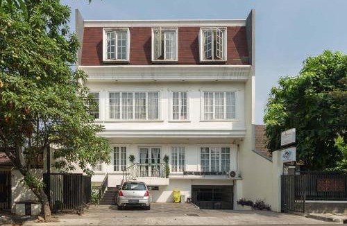 Pancoran House | RedDoorz Syariah Plus near Pancoran 2
