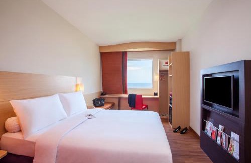 Manado City Centre Hotel | Ibis Manado City Center Boulevard