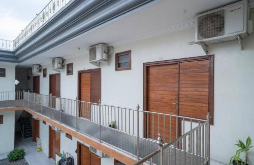 Siwalankerto House | RedDoorz Plus near Cito Mall Surabaya
