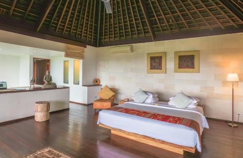 Mangsit Villa | Qusia Three Bedroom Luxury Villa