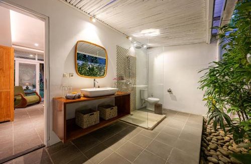 Batubelig Villa | Villa Mitsouko by Optimum Bali - 800 m to Beach - 5 min Seminyak & Canggu