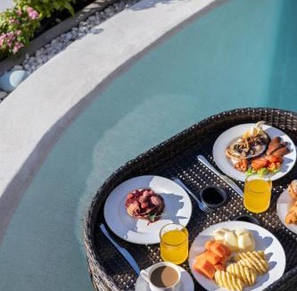Pererenan Villa | NEW 6BR Luxury Estate I Butler I Jacuzzi I Breakfast I in the central Pererenan Canggu