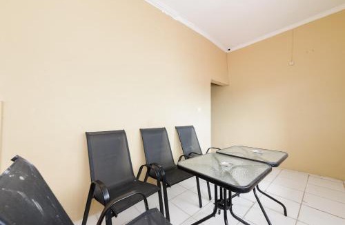 Bogor Tengah Hotel | RedDoorz at Terus Manis Suryakencana