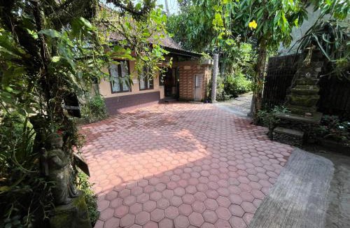 Sidemen House | Khrisna Hs and Cottages