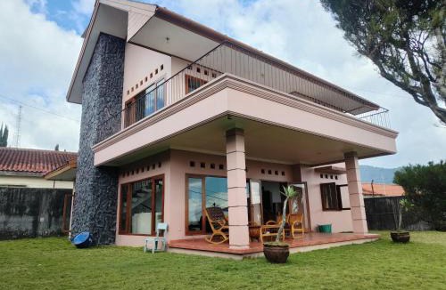 Tawangmangu Villa | Villa Sulthon