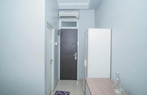Tanjung Duren Utara Hotel | RedDoorz near Neo Soho Mall Jakarta
