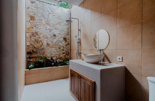 Praya Barat Villa | Villa Charlotte
