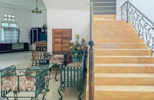 Tretes Hotel | RedDoorz at LeDug Tretes