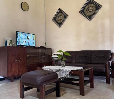 Malang House | Rumah Cahaya Syariah Peaceful Family Home