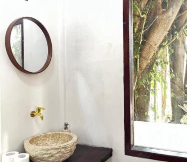Bukit Lawang Hostel | Thousands of Bottles - Hostel and Trekking Agency Sumatra Orangutan Nature
