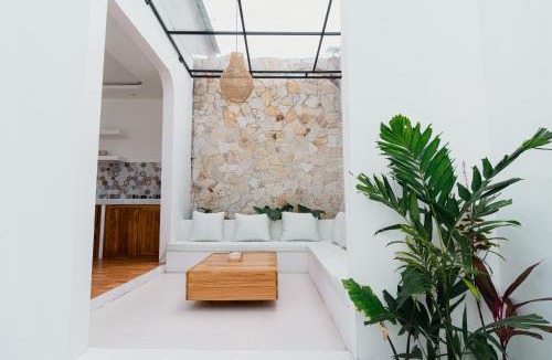 Praya Barat Villa | Villa Costa Luna