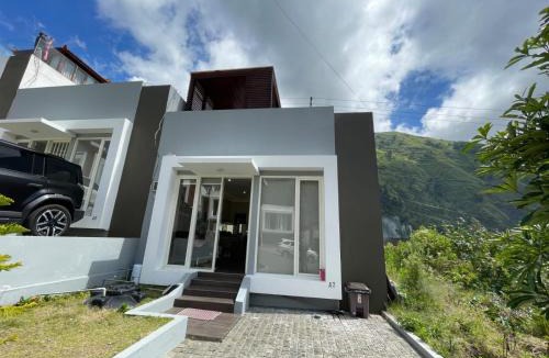 Ngadisari Villa | Orlando Hill Villa
