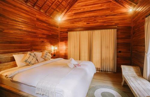 Undisan House | D SARI WOODEN House