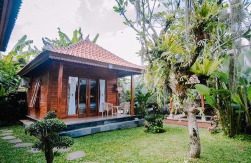 Undisan House | D SARI WOODEN House