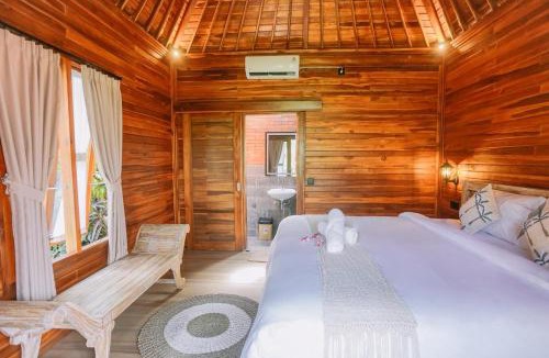 Undisan House | D SARI WOODEN House