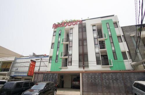 Kebon Kacang House | RedDoorz Plus near Plaza Indonesia